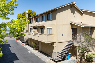 1 Frisbie St in Vallejo, CA - Foto de edificio - Building Photo