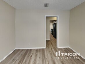 15022 Old Creek St in San Antonio, TX - Building Photo - Building Photo