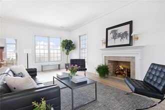 10 Castle Rd in Irvington, NY - Building Photo - Building Photo