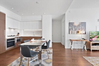 605 W 42nd St in New York, NY - Foto de edificio - Building Photo