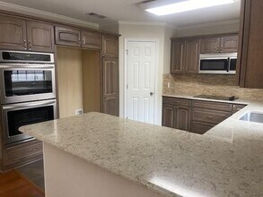 1406 Conejos Ct in Granbury, TX - Building Photo - Building Photo