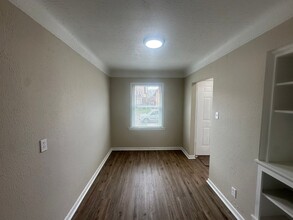 8574 Kentucky St in Detroit, MI - Foto de edificio - Building Photo