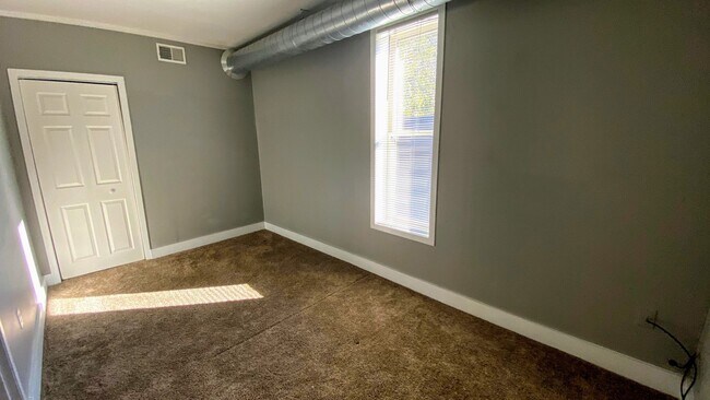 818 Alpine Ave NW in Grand Rapids, MI - Building Photo - Building Photo