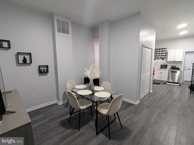 816 N Monroe St in Baltimore, MD - Building Photo - Building Photo