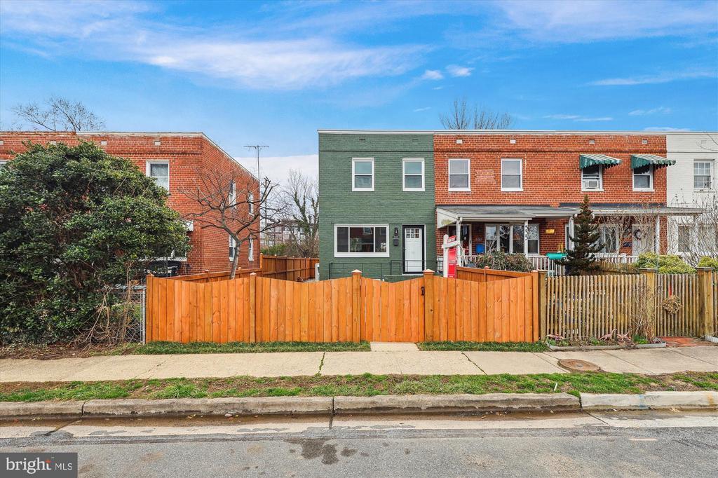 537 E Duncan Ave in Alexandria, VA - Building Photo