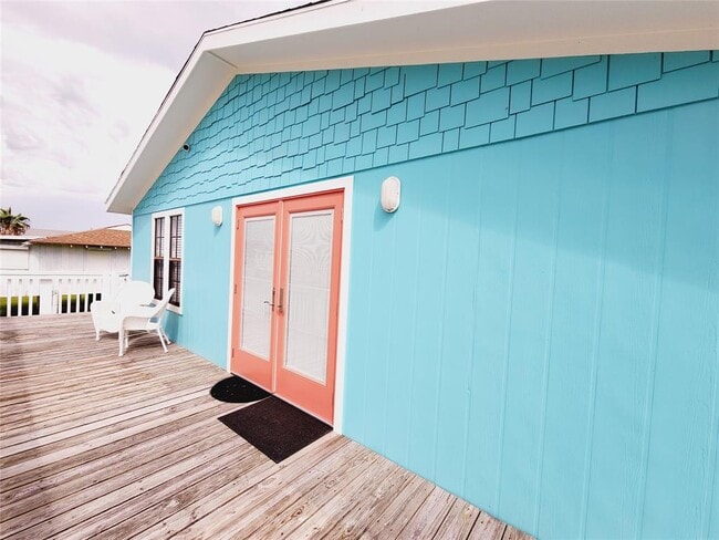 16606 John Davis Rd in Jamaica Beach, TX - Building Photo - Building Photo