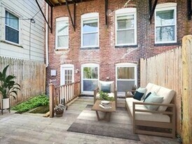 470 E 3rd St, Unit 1 in Boston, MA - Building Photo