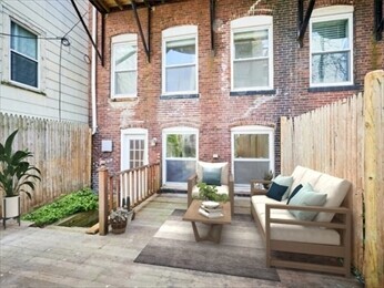 470 E 3rd St, Unit 1 in Boston, MA - Building Photo