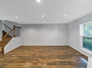 2568 Bering Dr in Houston, TX - Building Photo - Building Photo