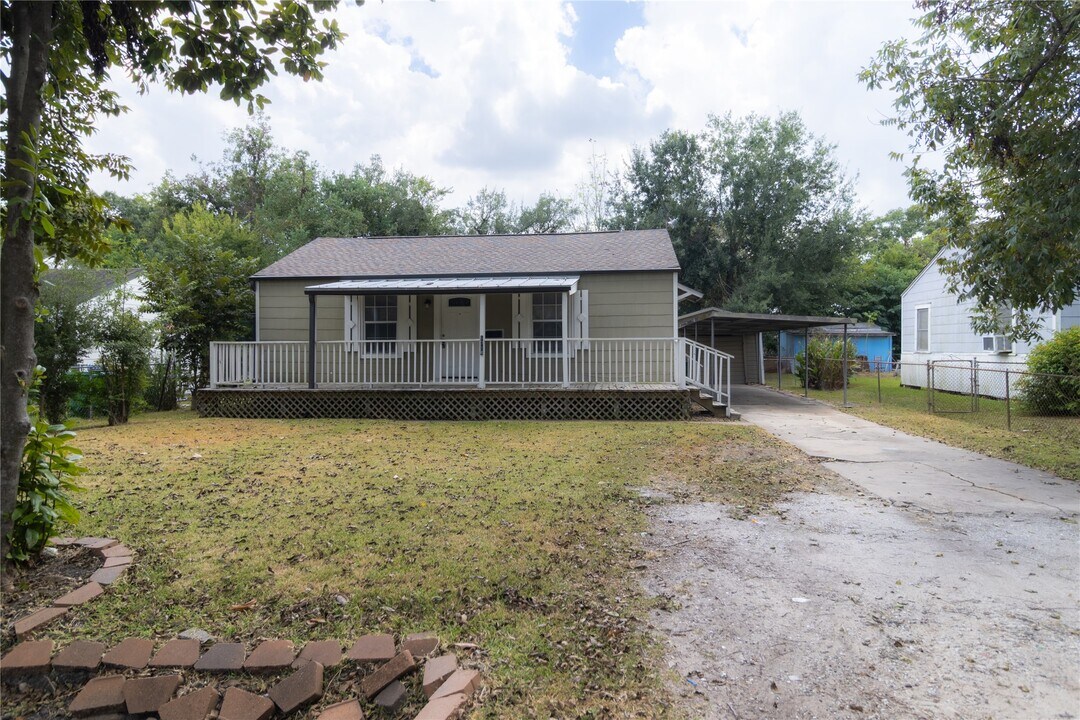 6714 Dillon St in Houston, TX - Foto de edificio