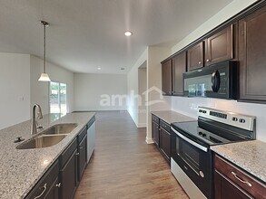 1070 Tan Tara Trl in Jacksonville, FL - Building Photo - Building Photo