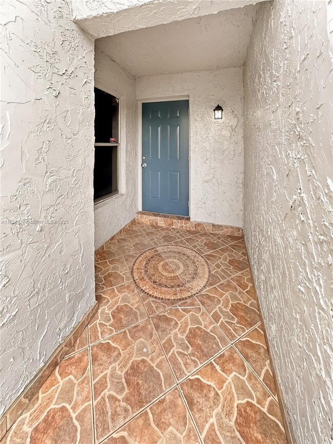 5608 NW 19th St in Lauderhill, FL - Building Photo - Building Photo