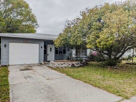 6900-6916 16th St N in St. Petersburg, FL - Building Photo