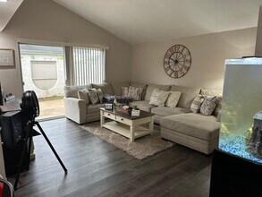 722 W Vineyard Ave, Unit 722 in Oxnard, CA - Building Photo - Building Photo