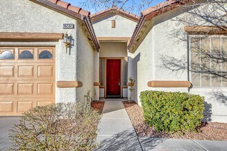 10232 Clark Wooldridge Ct in Las Vegas, NV - Building Photo - Building Photo