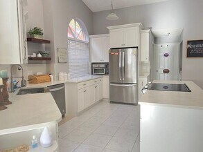 8597 Jade Dr, Unit 102 in Tamarac, FL - Building Photo - Building Photo