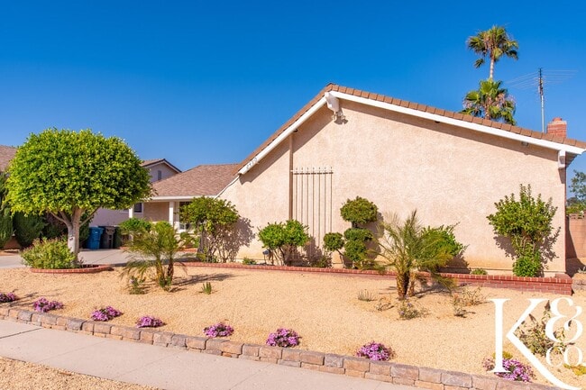 2490 N Alden St in Simi Valley, CA - Building Photo - Building Photo