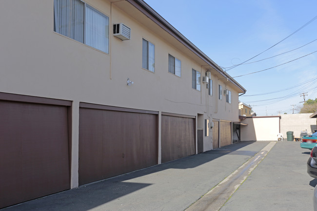 14631 Rosecrans Ave in La Mirada, CA - Building Photo - Building Photo