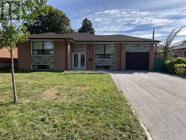 property at 9 Dewlane Dr