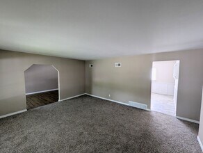 11407 Criterion Ave in St. Louis, MO - Building Photo - Building Photo