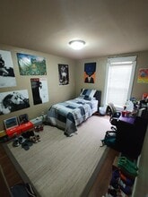 401 E 12th St-Unit -1 in Bloomington, IN - Foto de edificio - Building Photo