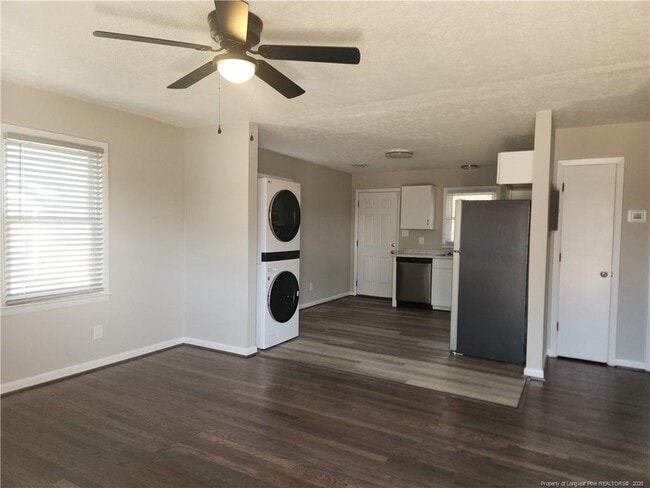 425 Windermere Dr in Fayetteville, NC - Building Photo - Building Photo
