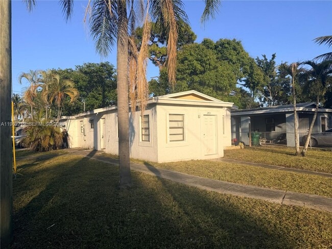 2431 NW 9th St in Fort Lauderdale, FL - Building Photo - Building Photo