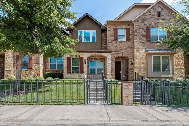 property at 853 Whitehall Dr