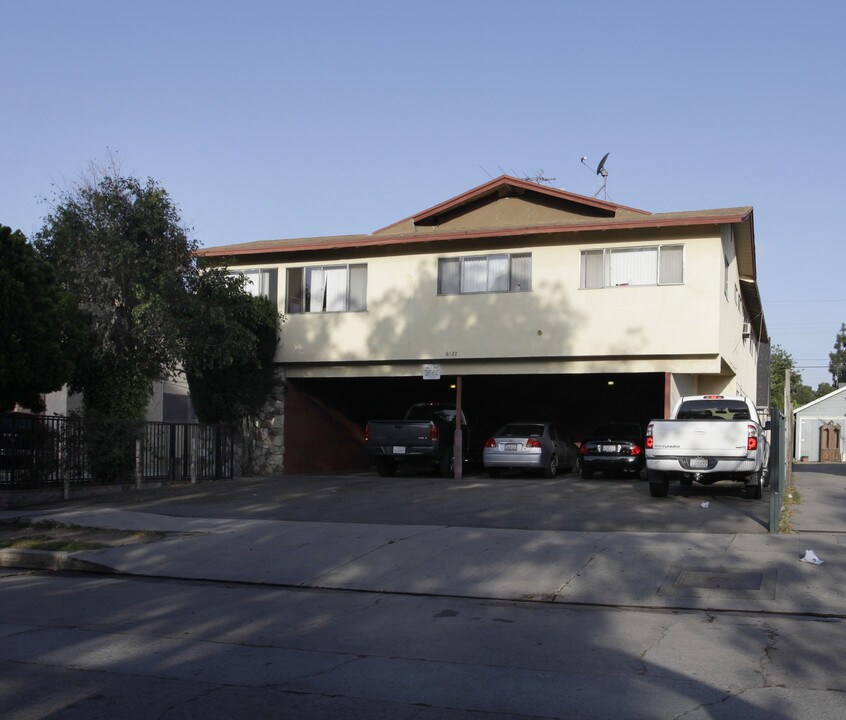 6727 Irvine Ave in North Hollywood, CA - Building Photo