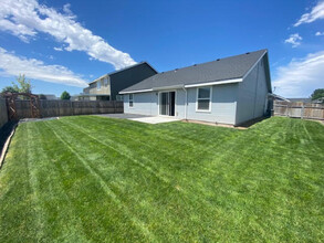 1129 E Shady Ridge Dr in Kuna, ID - Building Photo - Building Photo