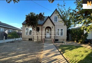 216 7th St in King City, CA - Building Photo