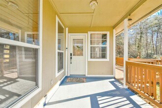 1216 Bugscuffle Rd in Hiawassee, GA - Building Photo - Building Photo