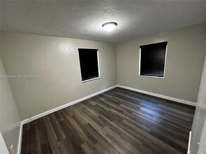 816 Beech Rd in West Palm Beach, FL - Foto de edificio - Building Photo