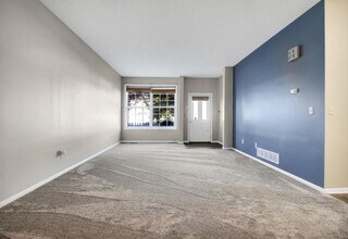 11880 85th Pl N in Maple Grove, MN - Building Photo - Building Photo