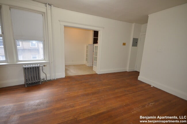 235 Park Dr, Unit 12 in Boston, MA - Foto de edificio - Building Photo