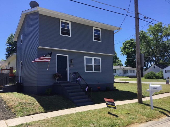 1305 E 36th St in Erie, PA - Foto de edificio - Building Photo