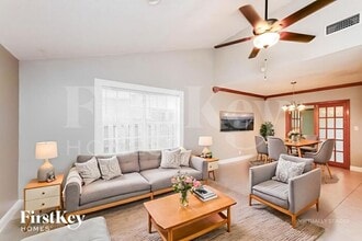 11075 NW 27th Pl in Sunrise, FL - Building Photo - Building Photo