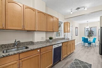 7 Washburn Terrace in Brookline, MA - Building Photo - Building Photo