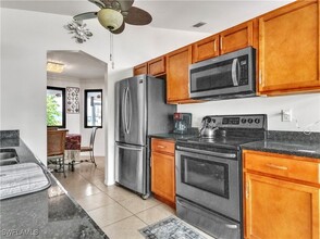 2006 NE 15th Terrace in Cape Coral, FL - Foto de edificio - Building Photo