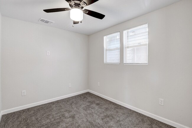 3122 W César E Chávez Blvd in San Antonio, TX - Building Photo - Building Photo