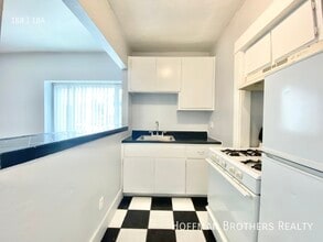 1128 Raymond Ave in Long Beach, CA - Building Photo - Building Photo