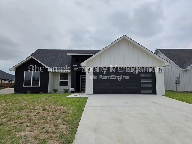 9900 Ridings Dr