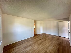 531 Chaparral Way in West Sacramento, CA - Building Photo - Building Photo