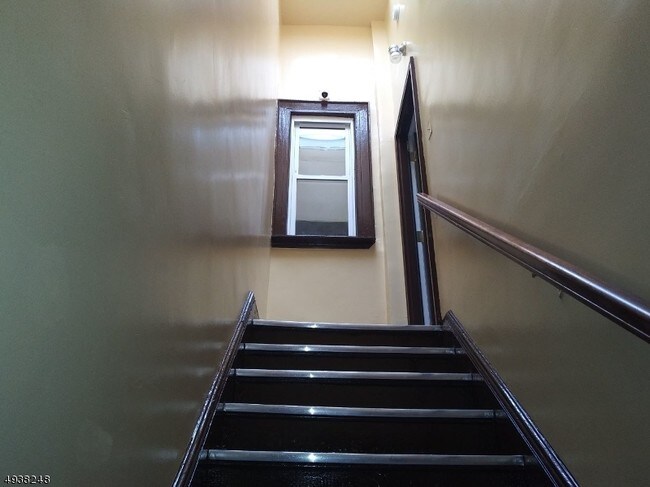 482 S 17th St-Unit -2R in Newark, NJ - Building Photo - Building Photo