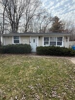 3066 Greenlawn Ave in Commerce Township, MI - Building Photo