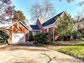 711 Mt Vernon Ave in Charlotte, NC - Building Photo - Building Photo