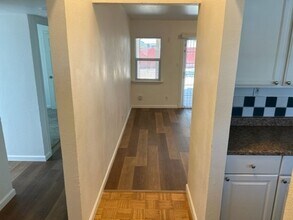 House:  3 Bedroom / 1 Bathroom - North Highlands in North Highlands, CA - Building Photo - Building Photo