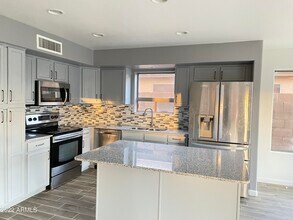 12343 W Palo Verde Dr in Litchfield Park, AZ - Building Photo - Building Photo