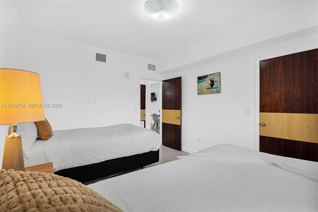 1025 94th St in Bay Harbor Islands, FL - Building Photo