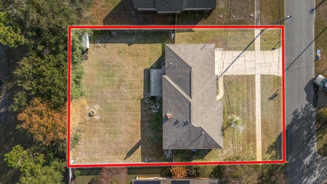 2240 Prytania Cir in Navarre, FL - Foto de edificio - Building Photo